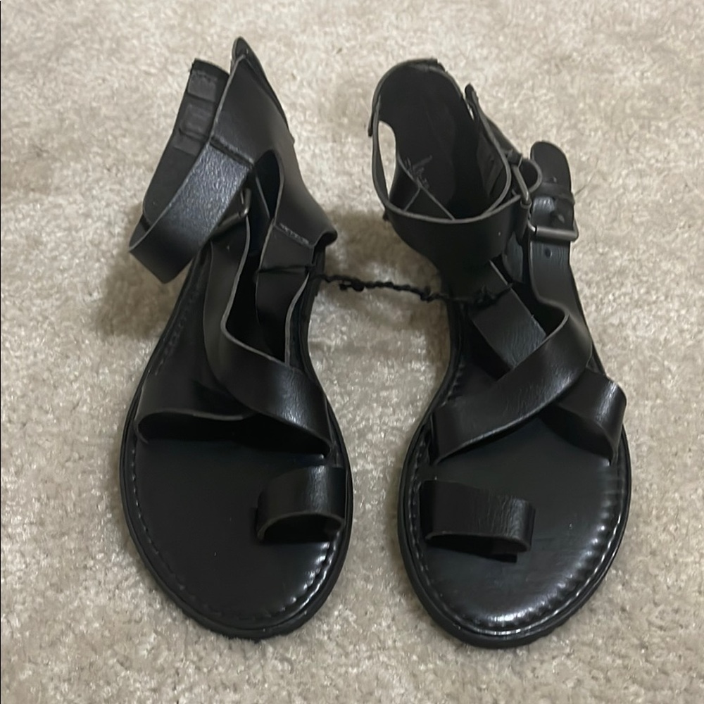 Universal Thread Black Strappy Sandals